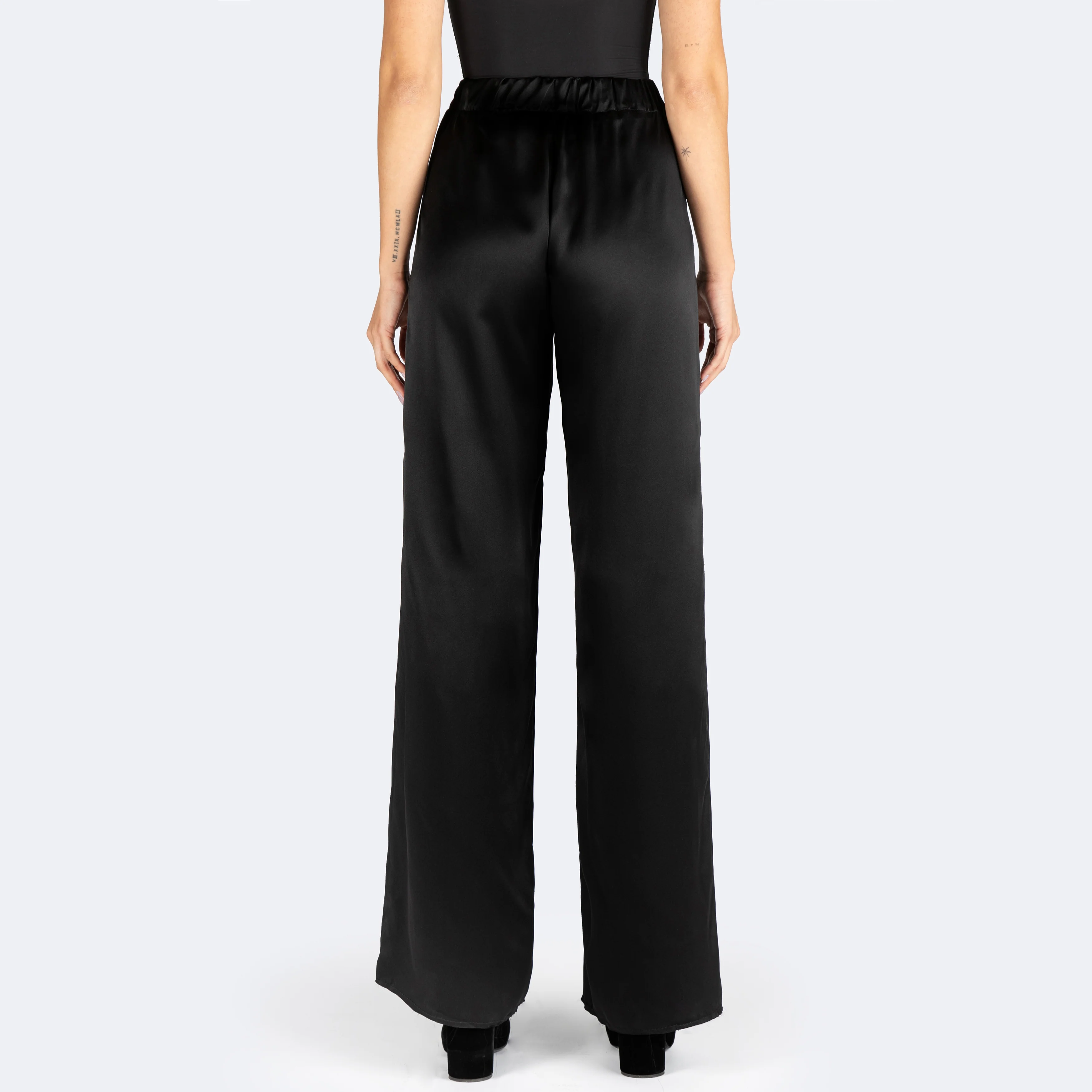 Studio Essential - Lounge Pant - Black - Image 3